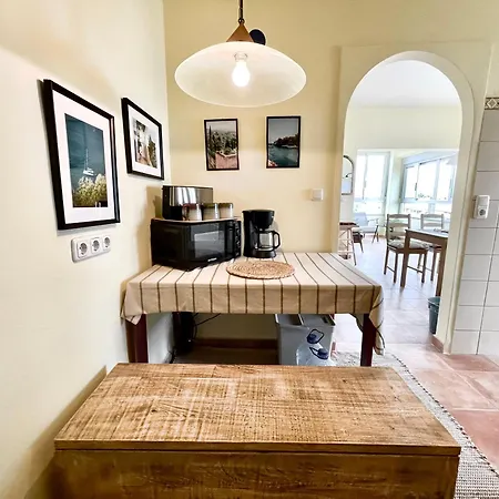 Seaview 4 Star Beach Apartment