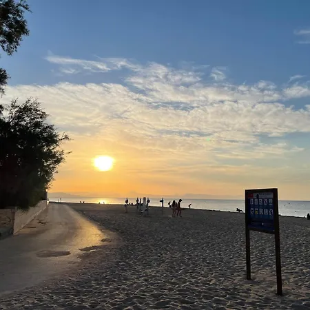 Апартаменти Seaview 4 Star Beach *